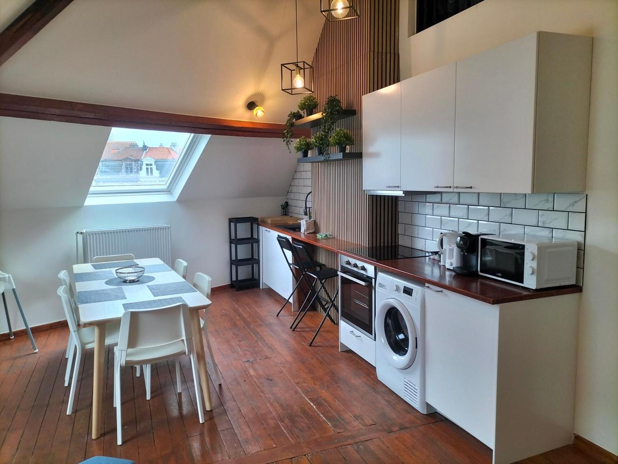 New Cozy Apartments In Porte De Hal Brussels Exterior photo