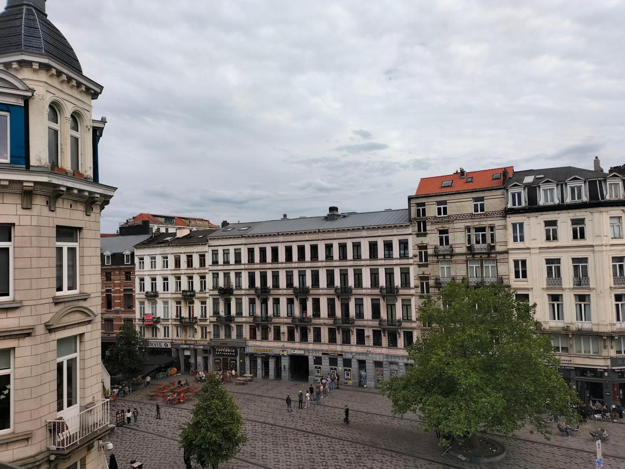 New Cozy Apartments In Porte De Hal Brussels Exterior photo